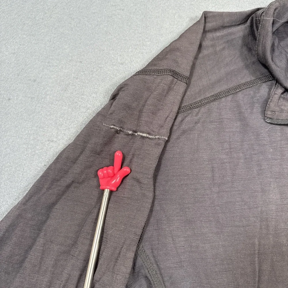 North Face Shirt Men L GRY 1/4 THUMBHOLES Performance Activewear Hiking REPAIR